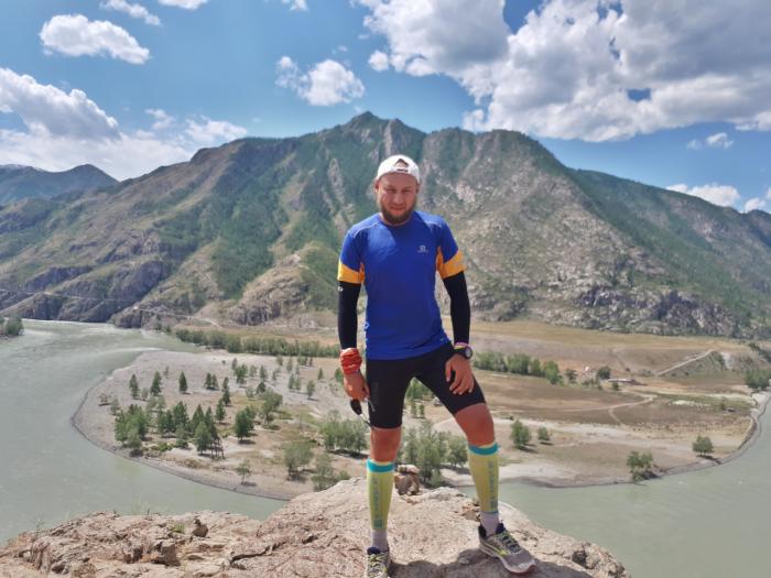 Сибирский спортсмен пробежал 900 км по алтайским горам в поддержку проекта "Горы Добра" 