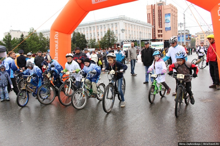 Велосипедный праздник на День Города: пробег, гонка и драг-рейсинг