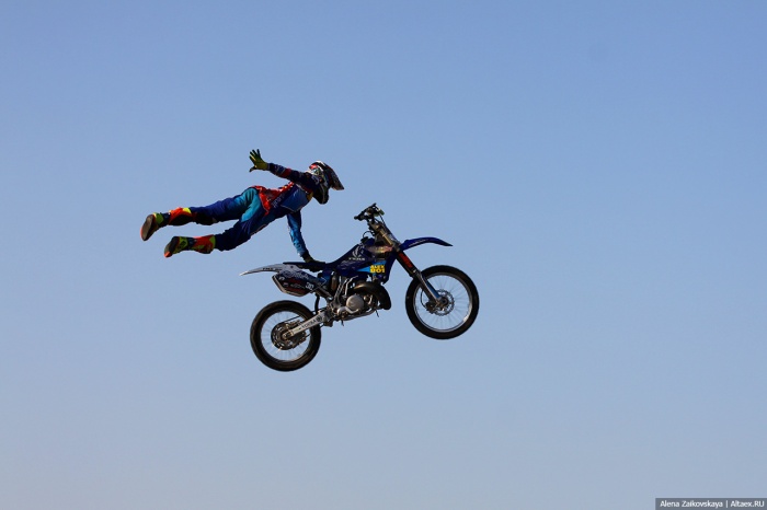 Adrenaline FMX Riders: "Пап, я хочу так же прыгать как они!"