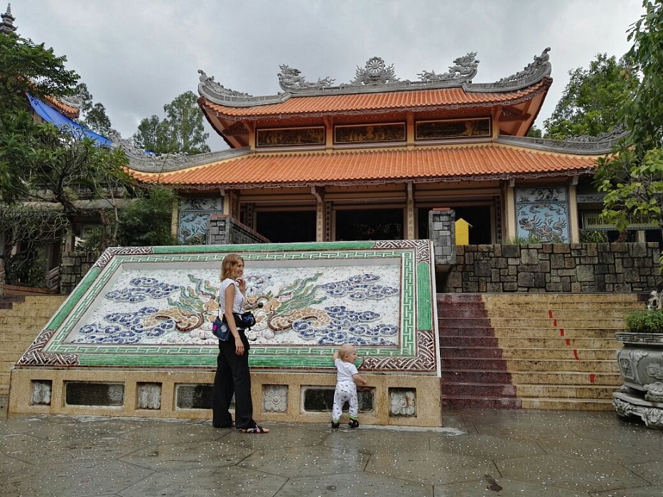 Вьетнам: Идём с малышом в храм и к статуе Большого Будды в Нячанге
